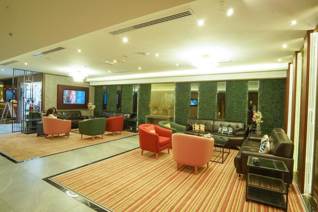 Concorde Palace Hotel Dubai Exteriör bild